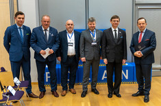 Od lewej: P. Pilch, prof. PRz A. MAjka, prof. P. Koszelnik, prof. G. Worochna, W. Ortyl, 